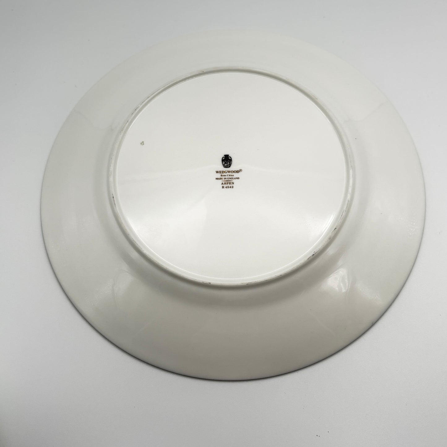 Wedgwood Aspen R4542 5-Piece Bone China Dinner Set – Made in England