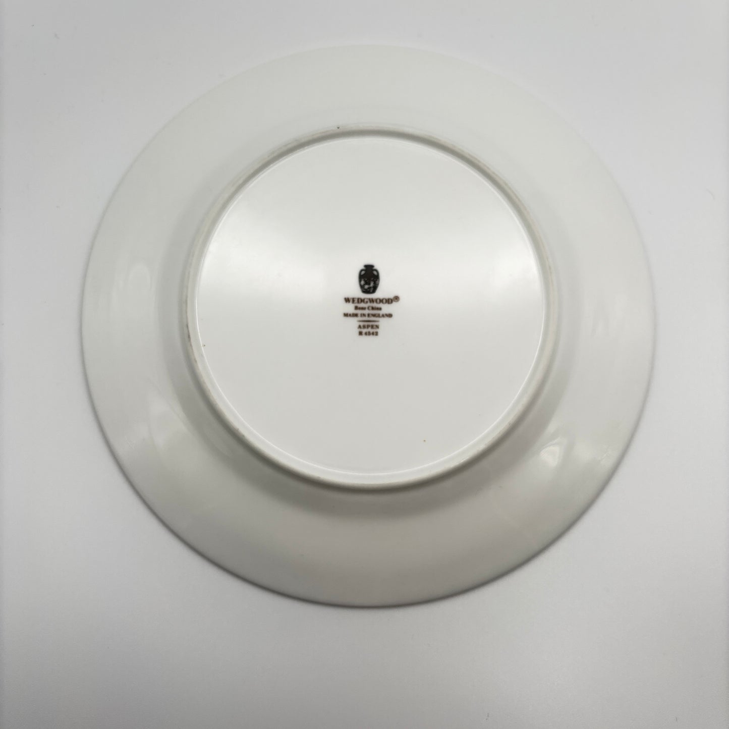 Wedgwood Aspen R4542 5-Piece Bone China Dinner Set – Made in England