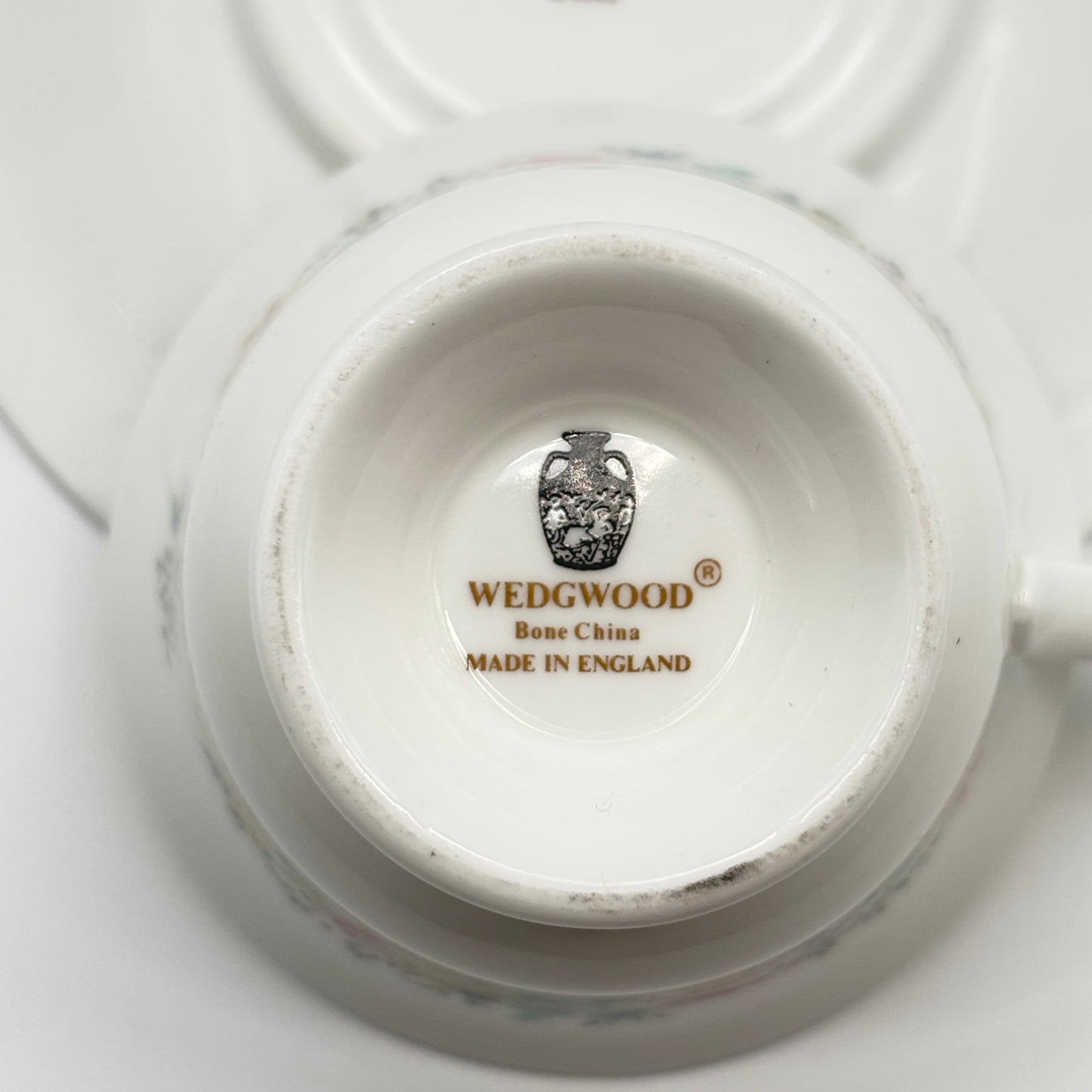 Wedgwood Aspen R4542 5-Piece Bone China Dinner Set – Made in England