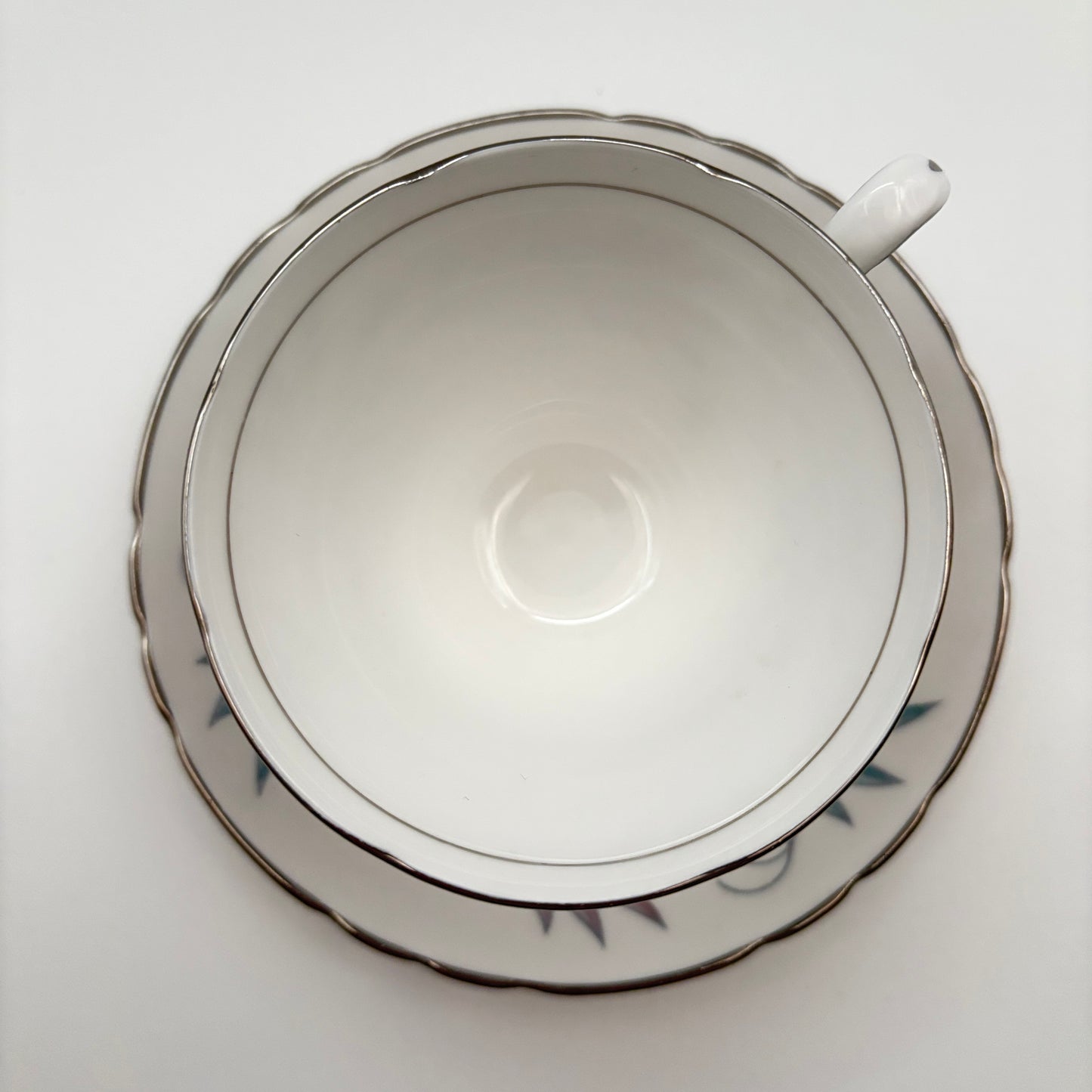 Tuscan Lyric 5-Piece Fine Bone China Dinnerware Set – A Collector’s Classic