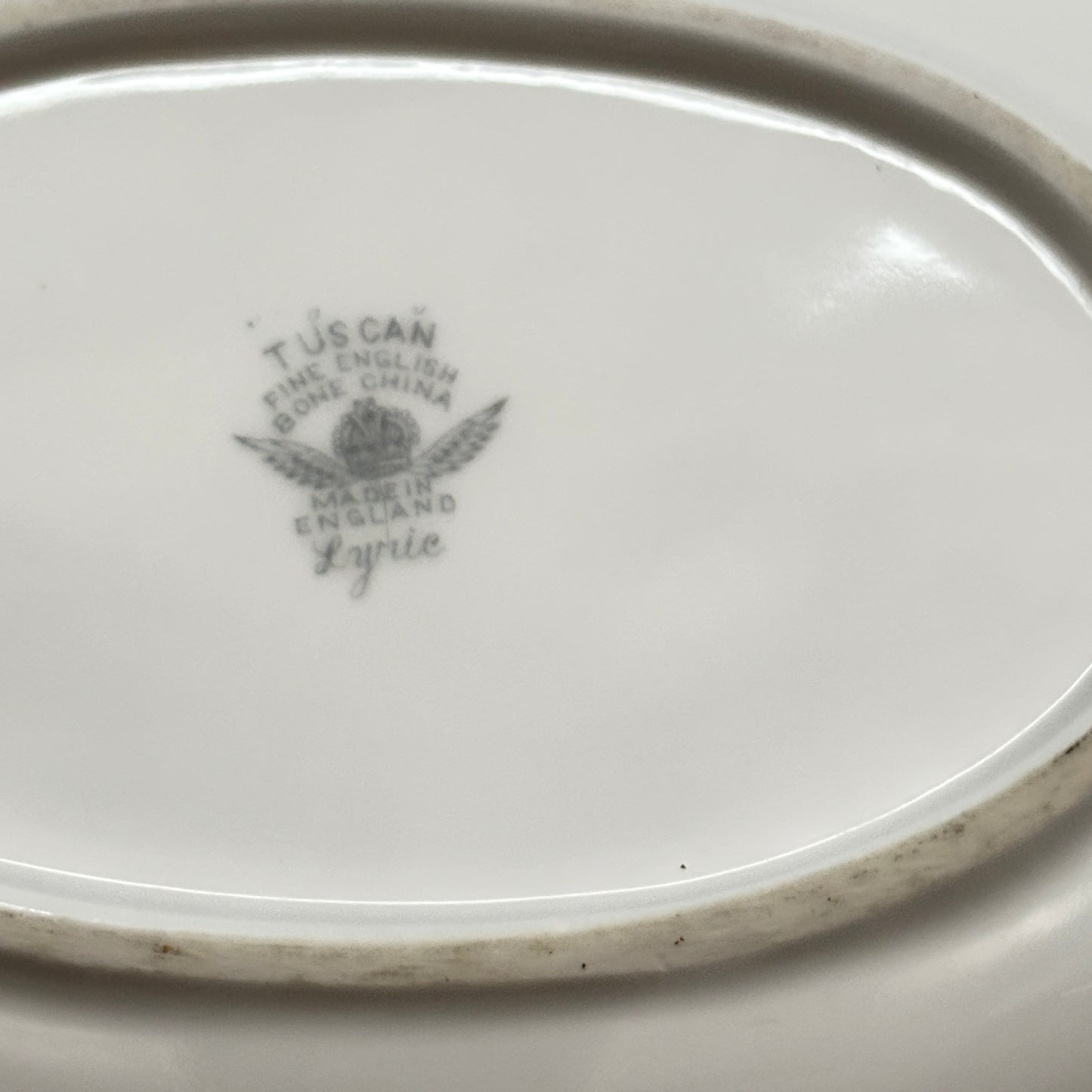 Tuscan Lryric Oval Serving Bowl Bone China Made in England