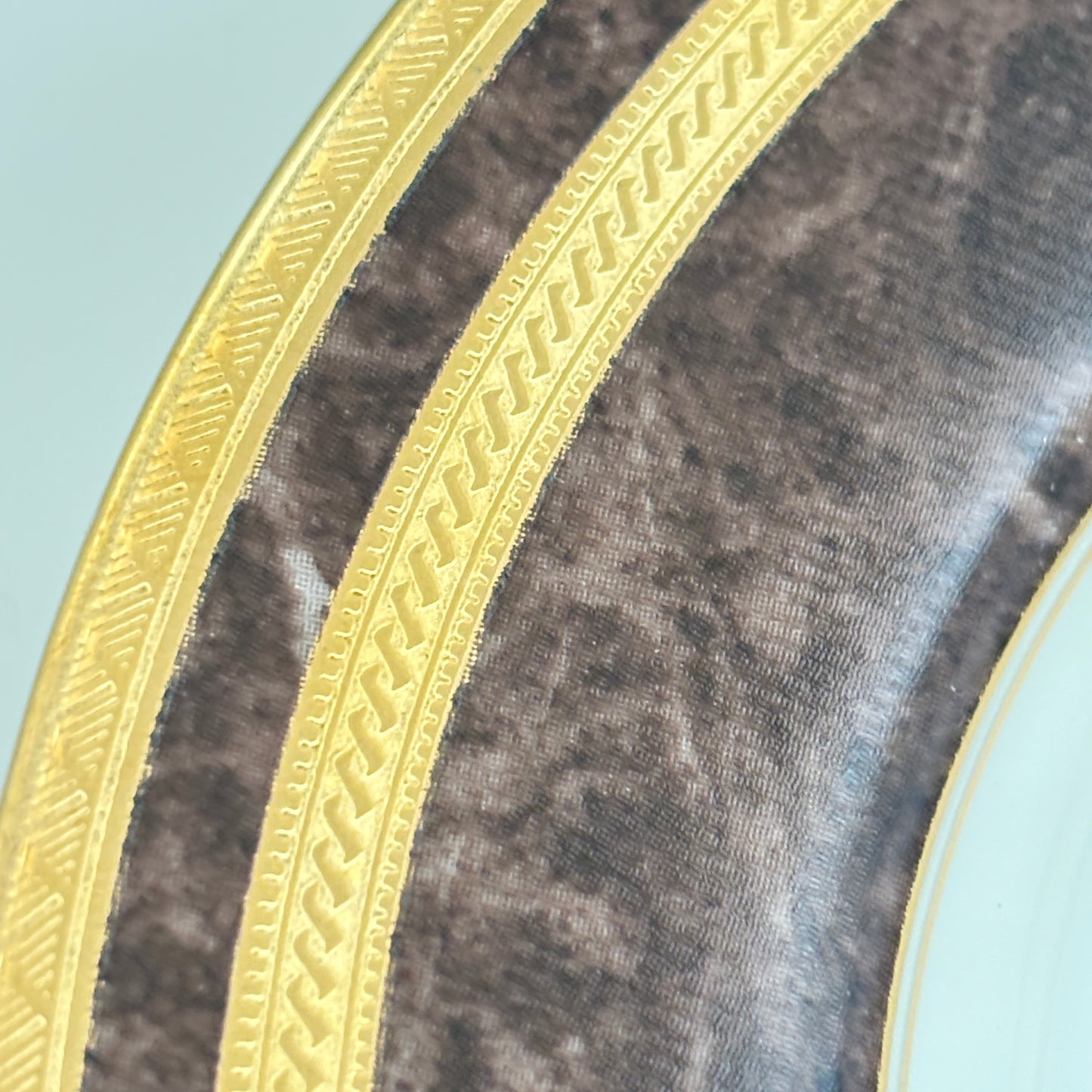 The Mikasa Fine China L2222 Mahogany Florentine Oval Platter 14 5//8 Japan