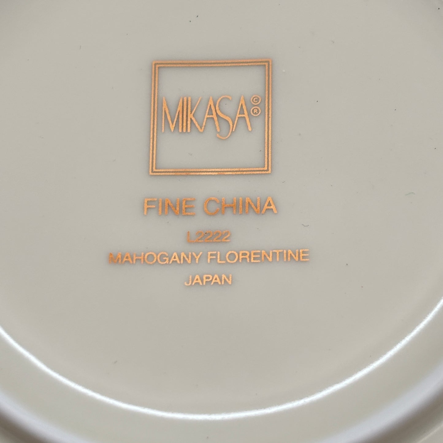 Mikasa Fine China L2222 Mahogany Round Covered Casserole Pot Japan 2.25 Qt