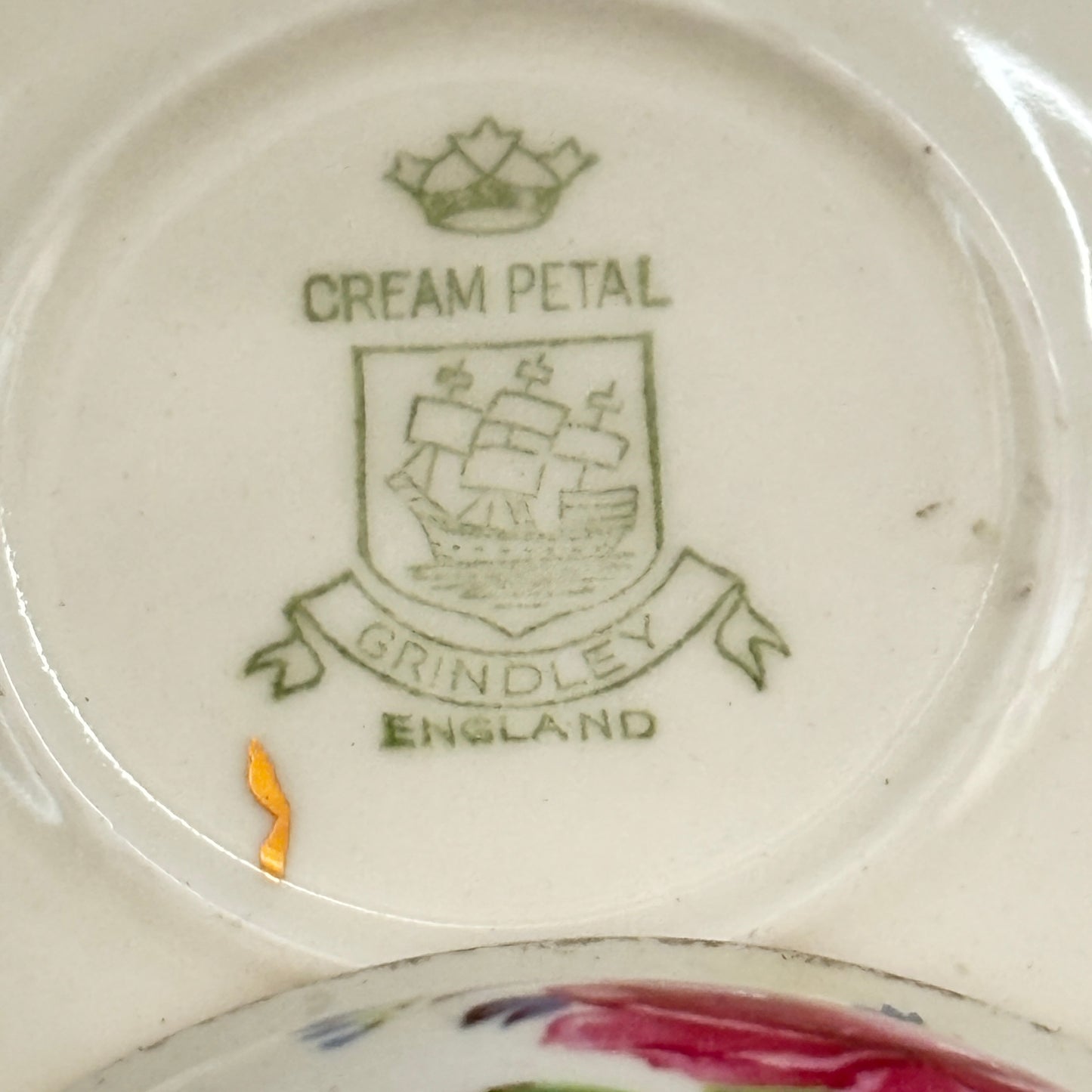 Set Of Five Vintage Cup & Saucers – Grindley England “Cream Petal