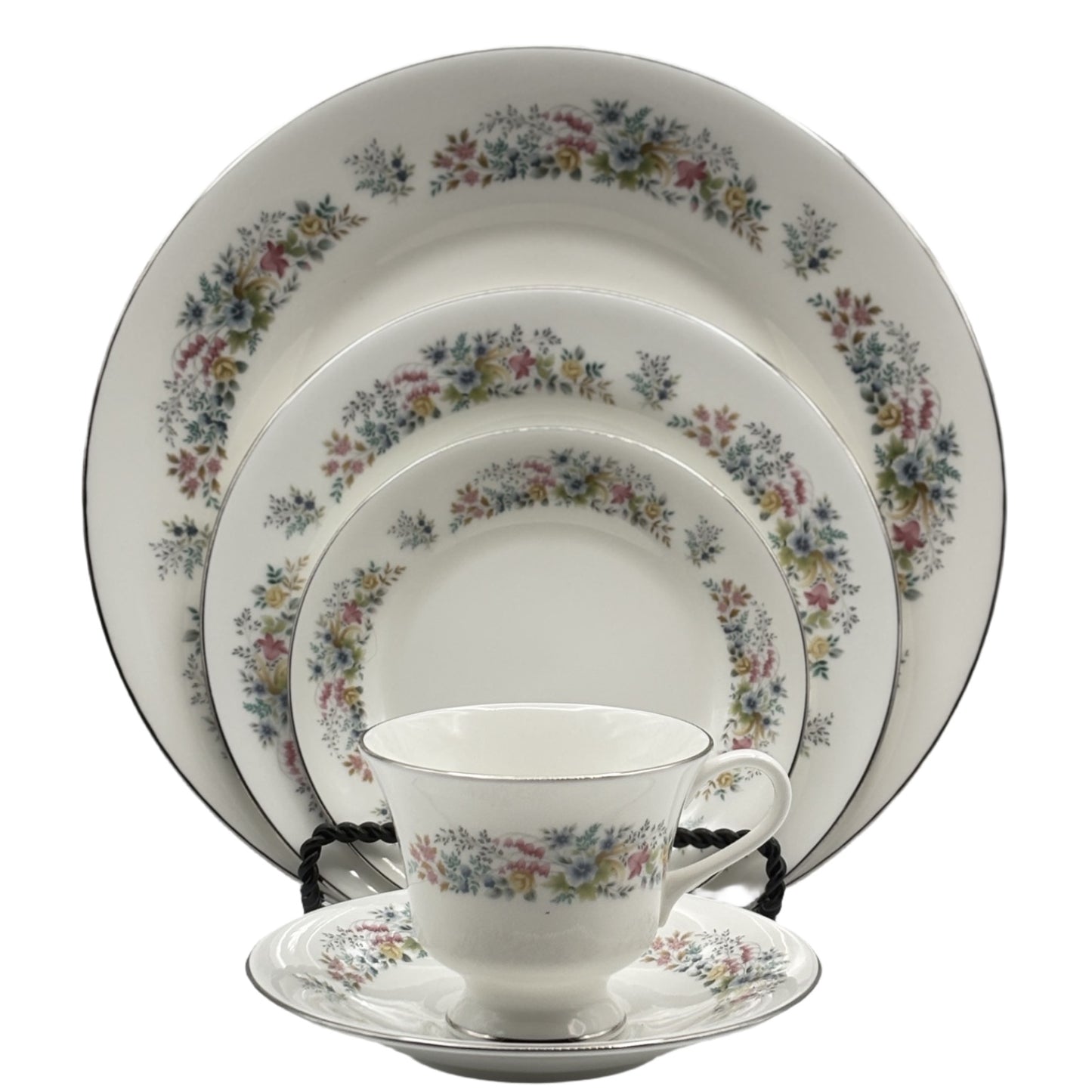 Wedgwood Aspen R4542 5-Piece Bone China Dinner Set – Made in England
