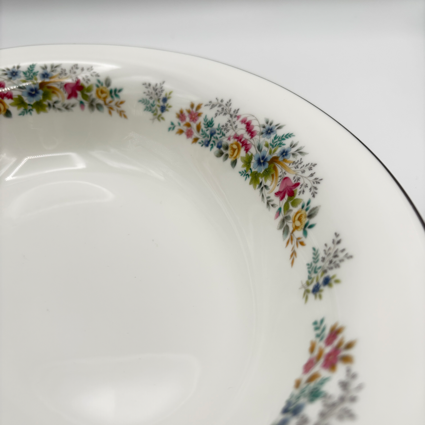 Wedgwood Aspen R4542 Oval Bowl Bone China – Made in England