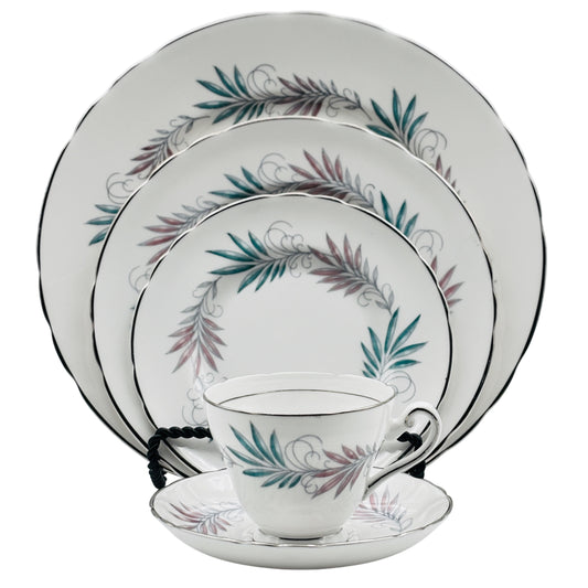 Tuscan Lyric 5-Piece Fine Bone China Dinnerware Set – A Collector’s Classic